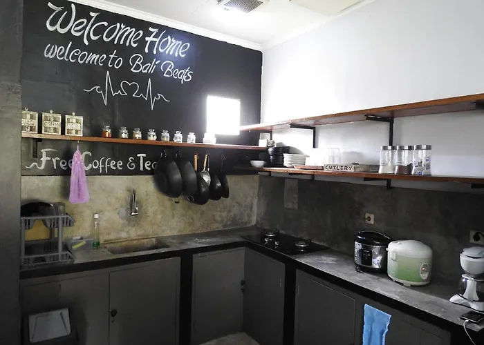 Surfers House Berawa ホステル チャングー